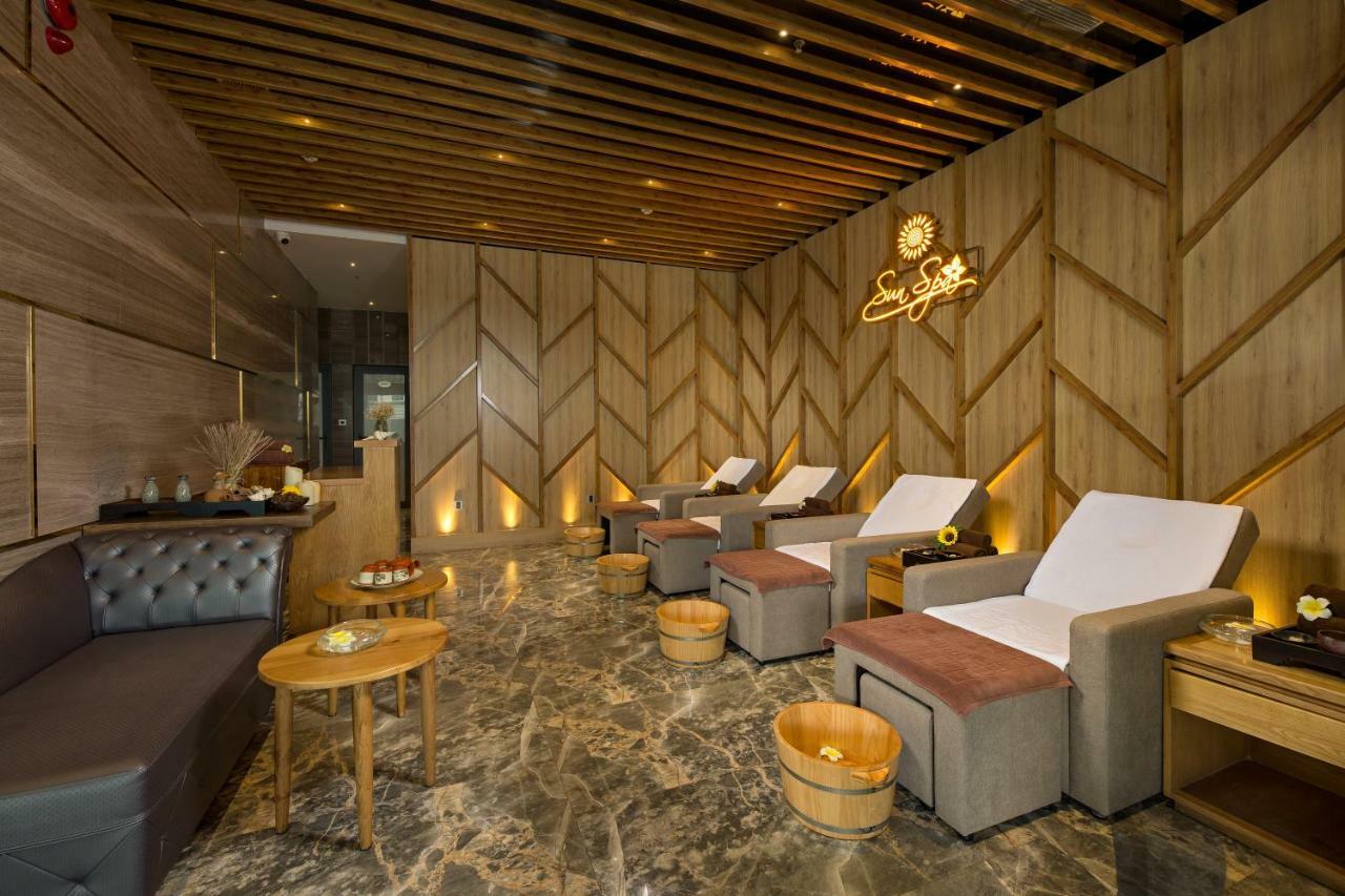 Grand Sunrise Boutique Hotel Дананг Екстер'єр фото